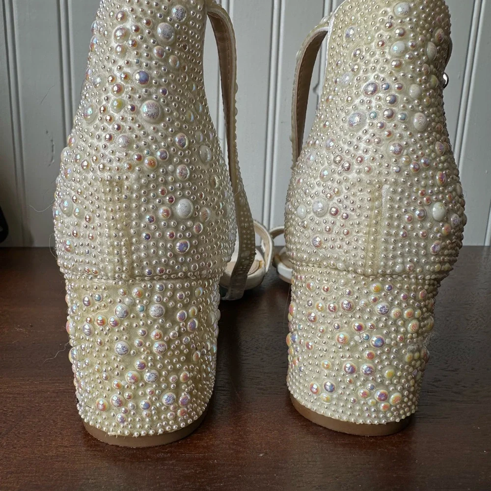 Betsey jonhson Elegant‎ Pearl-Embellished Women’s Heels sandals 7.5